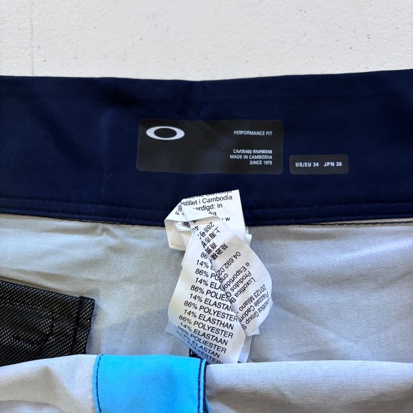 New mens Oakley board shorts various sizes - Picture 4 of 5